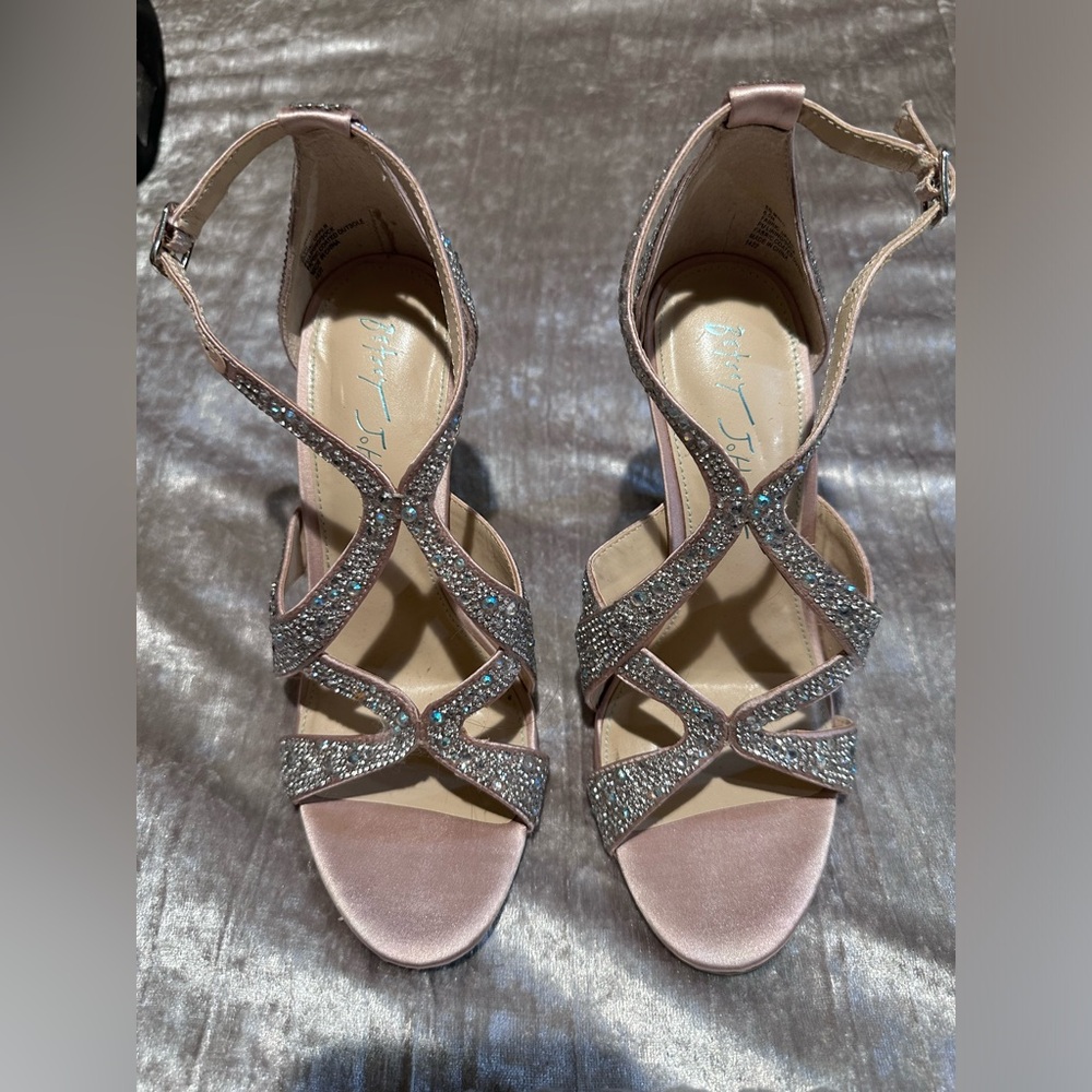 4 inch sparkle heel size 6.5